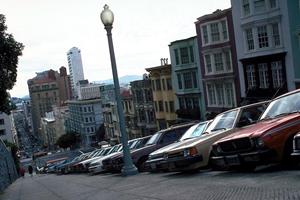 ハイエースをはじめとする中古車なら