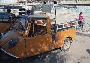 愛媛で高級自動車のレクサスを格安で借りる方法